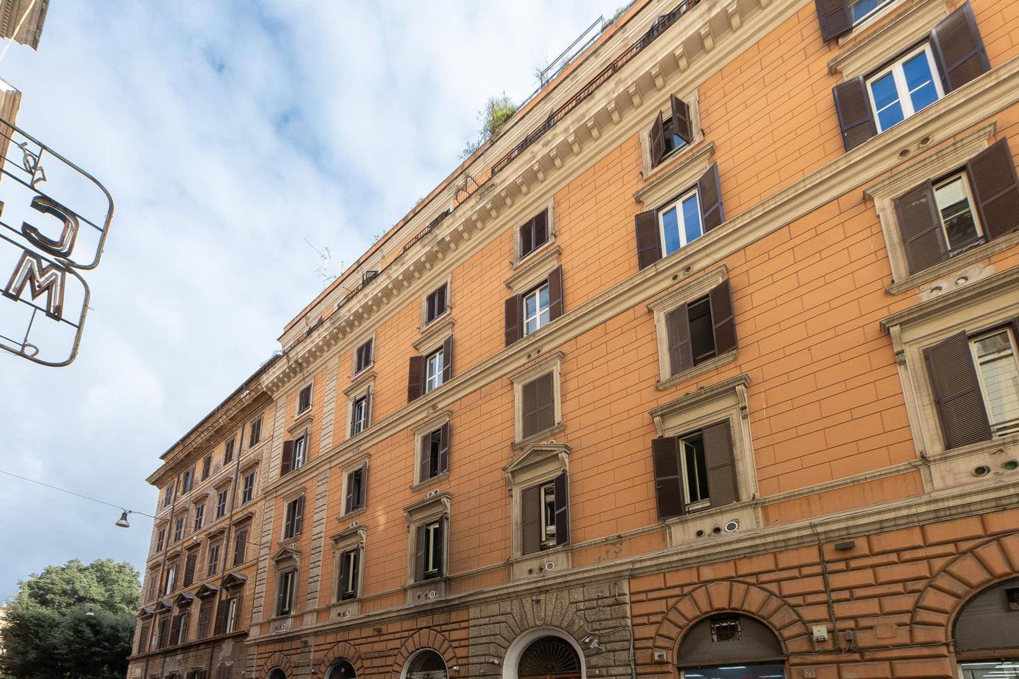 Iron Luxury * Roma